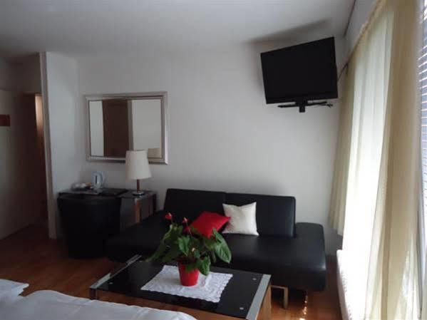 Hotel Des Alpes Bulle Center 外观 照片