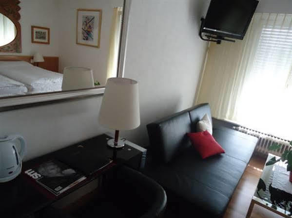 Hotel Des Alpes Bulle Center 外观 照片
